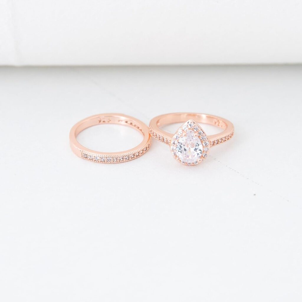 Classic Pear Shaped Zircon Teardrop Engagement Ring Rose Gold Plated Eternity Band Bridal Rings Set for Women