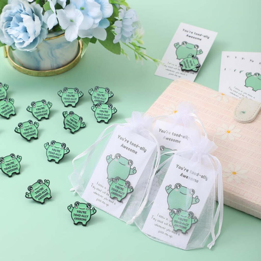 Lyrow 50 Pcs Appreciation Gift Pin Cartoon Cute Frog Brooch Collar Pin Cheer up Cards with Organza Bags Employee Appreciation Gift Coworker Thank You Gift Recognition Metal Badge Backpack Decoration